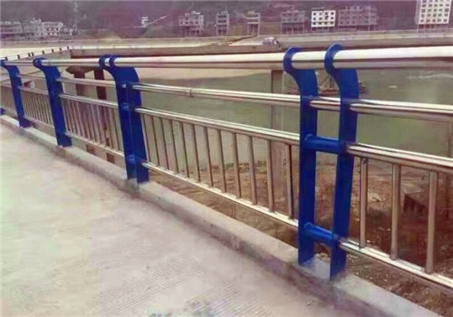 桥梁复合管护栏