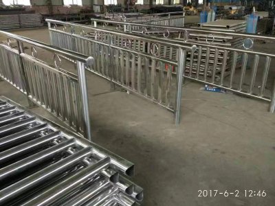 <b>不锈钢复合管栏杆</b>