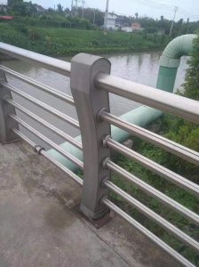 不锈钢复合管栏杆
