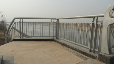 河道楼梯不锈钢桥梁护栏