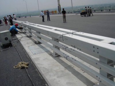 道路防撞护栏 0.6m 白色