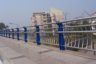 桥梁亚光不锈钢复合管护栏 1050*50mm 蓝色
