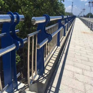 桥梁镜光不锈钢复合管护栏 1050*50mm 蓝色